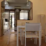 La Camilla